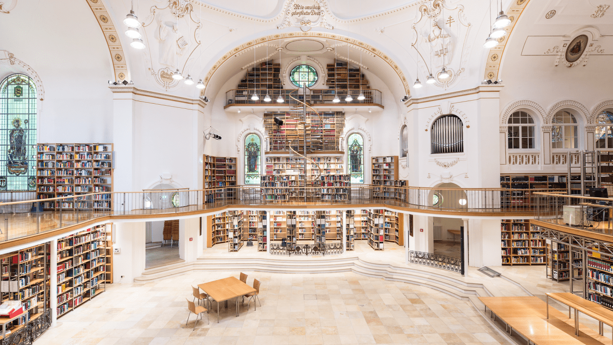 Innenansicht der Landesbibliothek in Bregenz